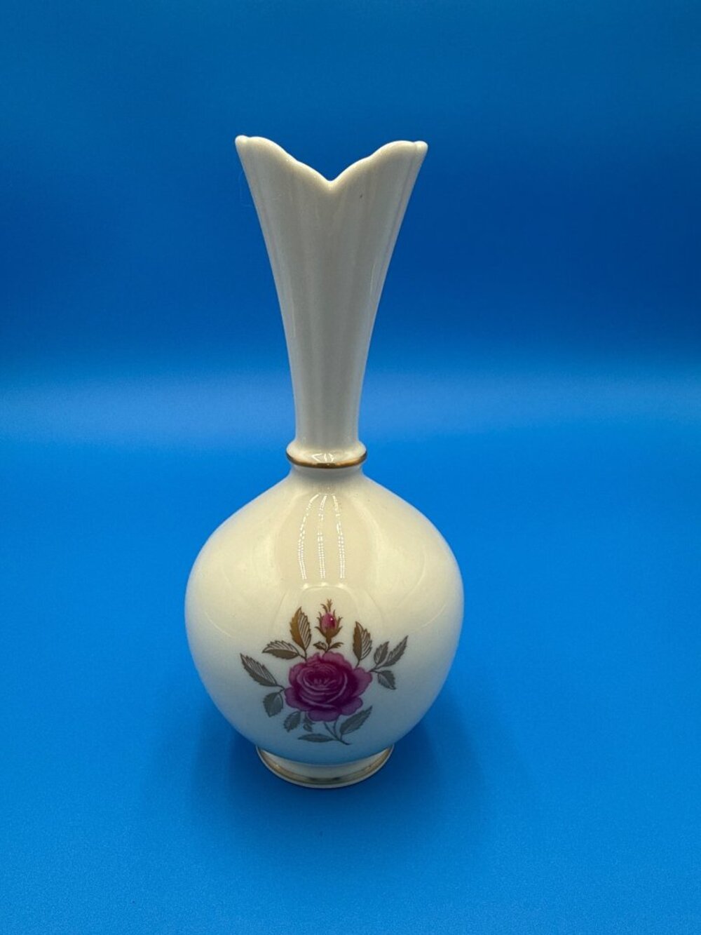 Lenox Ivory Bud Vase Rose Design Gold Trim 6" Tall Elegant Porcelain Decorative
